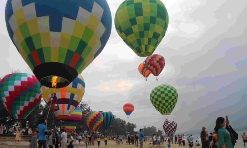 Màn trình diễn khinh khí cầu tại Đồi dương Phan Thiết cực đẹp mắt