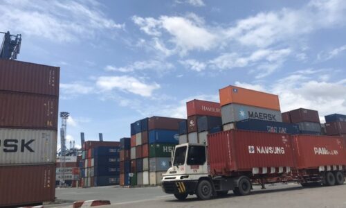 Giá cước nâng, hạ container tại cảng Đà Nẵng: Sự thực và đánh giá từ doanh nghiệp