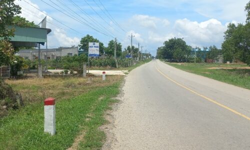 Bán lô đất nằm mặt tiền quốc lộ 55B đường dẫn cao tốc phan thiêt dầu giây đi xuống phù hợp đầu tư kinh doanh , làm kho bãi nhà xưởng , với lô đất đẹp bằng phẳng nằm ngay khu dân cư cách cao tốc 500m , mặt tiền đường quốc lộ 55B sông phan thị trấn tân nghĩa hàm tân bình thuận.