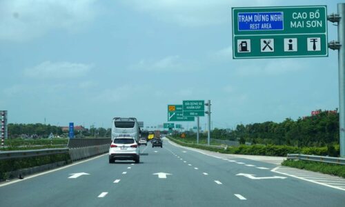 Cải thiện giao thông: Đề xuất giải pháp cho bất cập cao tốc không trạm dừng